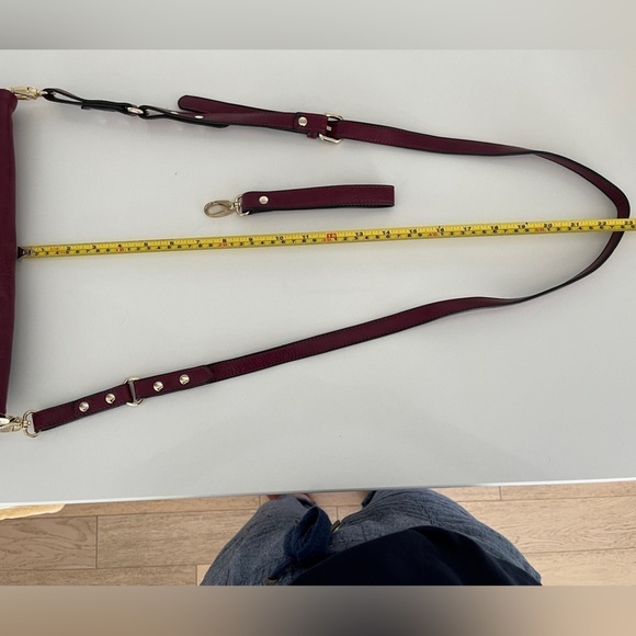 LA DIVA Burgundy Faux Leather Cross Body Bag Gold Hardware Converts to Clutch - Picture 13 of 16